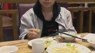 带你吃瓜精神小伙,带你领略“吃瓜精神”的小伙风采