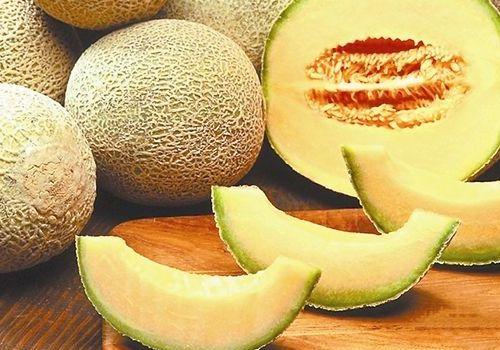 葡萄和哈密瓜放在一起吃,美味搭配新体验