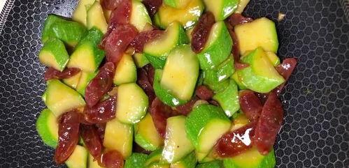 香肠角瓜怎么吃,家常美味新尝试