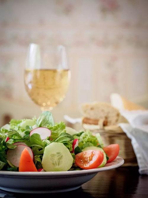 吃瓜惬意时光,尽享悠闲吃瓜时光