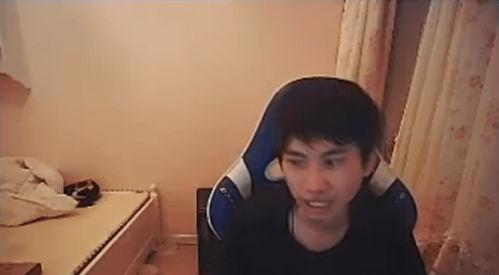 吃瓜论坛反差视频,反差萌视频走红网络，吃瓜群众笑翻天